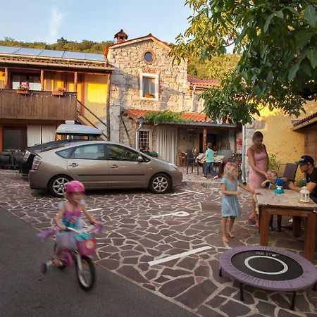Hostel Xaxid Črni Kal Exterior foto